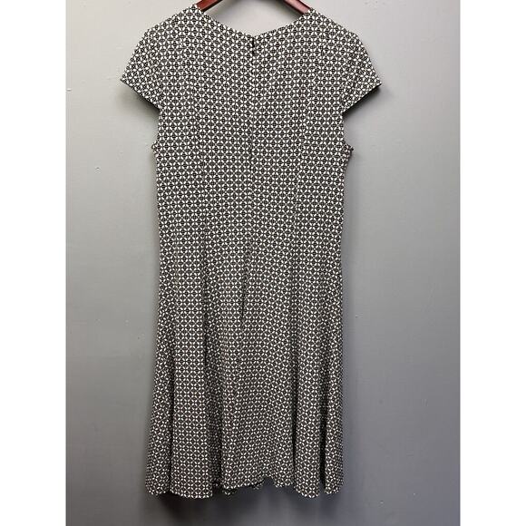 Jessica Howard Cap sleeve dress Womens 12 Textured Black Beige Career Midi - Picture 2 of 7